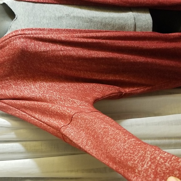 Sz M Thin T-knit Red Cardigan - Picture 2 of 6